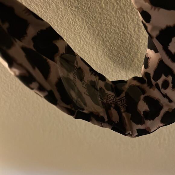 PrettyLittleThing Leopard Print High Leg One Piece Swimsuit Size 0 - Picture 8 of 8